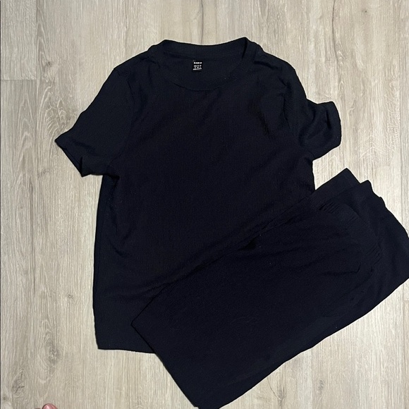 Elegant Black Textured Fabric - Picture 1 of 2